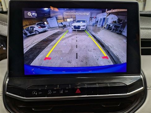 Used 2022 Jeep Compass Limited image 21