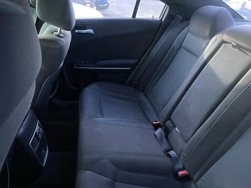 Used 2015 Dodge Charger SXT image 9