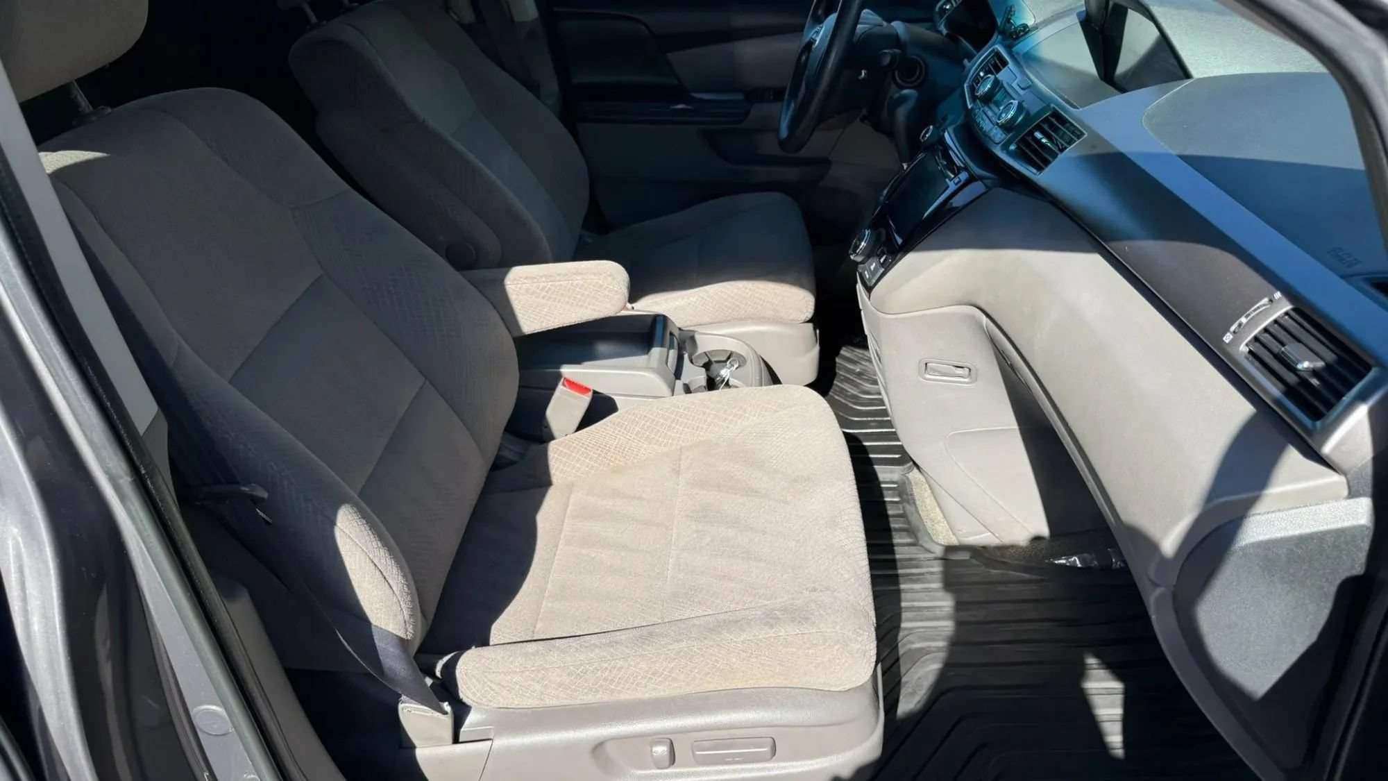 Used 2016 Honda Odyssey SE image 38