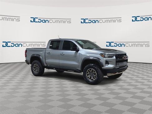 Used 2025 Chevrolet Colorado ZR2 w/ Technology Package image 2