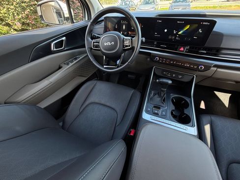 Used 2026 Kia Carnival FWD image 37