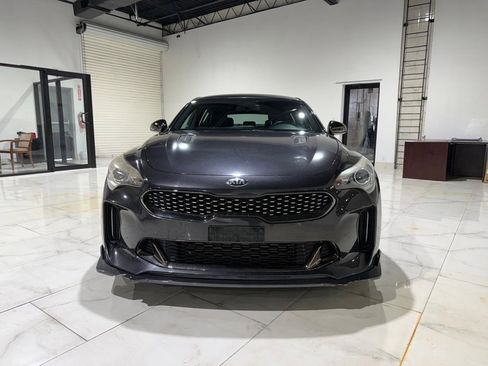 Used 2020 Kia Stinger GT-Line image 2