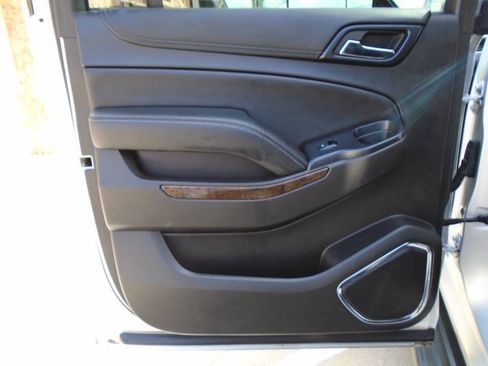 Used 2015 Chevrolet Suburban LT w/ Texas Edition RWD image 31