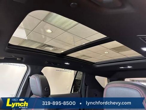 Used 2024 Chevrolet Traverse RS w/ LPO, Floor Liner Package image 5