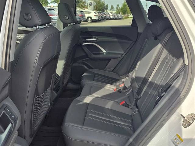 Used 2025 Audi Q5 Premium w/ Convenience Package AWD/4WD image 16
