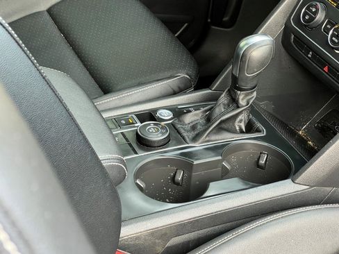 Used 2020 Volkswagen Atlas Cross Sport SE w/ Panoramic Sunroof Package image 12