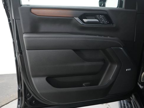 Used 2025 GMC Yukon Denali w/ Sun & Power Step Package AWD/4WD image 20