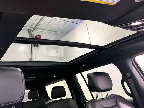 Used 2024 Jeep Wagoneer Series II image 29