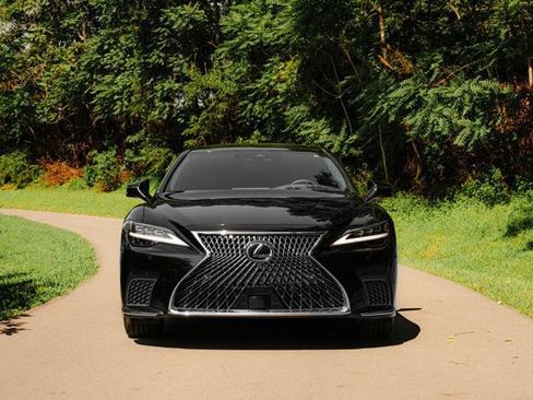 Used 2023 Lexus LS 500h AWD w/ Luxury Package image 10