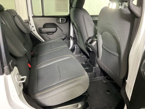 Used 2025 Jeep Wrangler Willys image 22