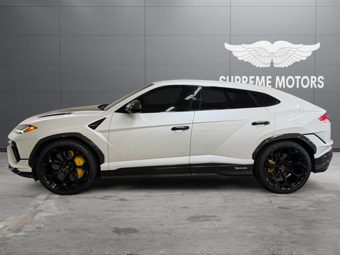 Used 2024 Lamborghini Urus Performante AWD/4WD image 2