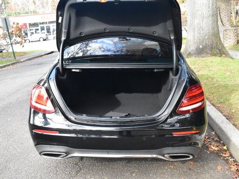 Used 2018 Mercedes-Benz E 300 E 300 image 40