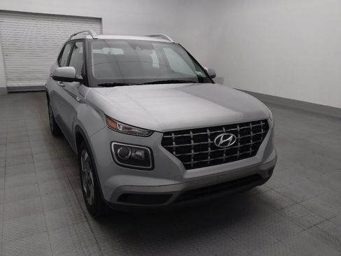 Used 2022 Hyundai Venue SEL FWD image 14