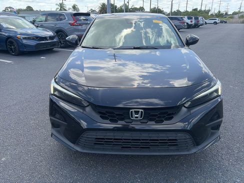 Used 2023 Honda Civic Sport image 2
