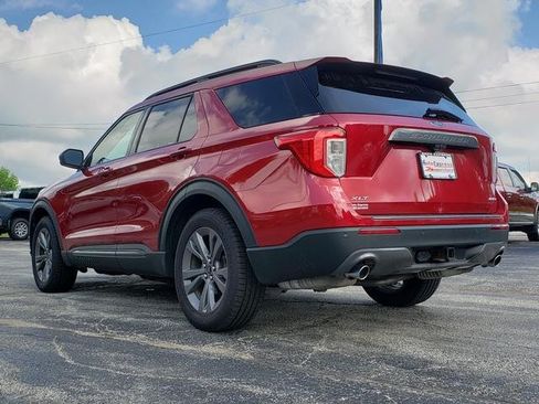 Used 2021 Ford Explorer XLT w/ Equipment Group 202A AWD/4WD image 5