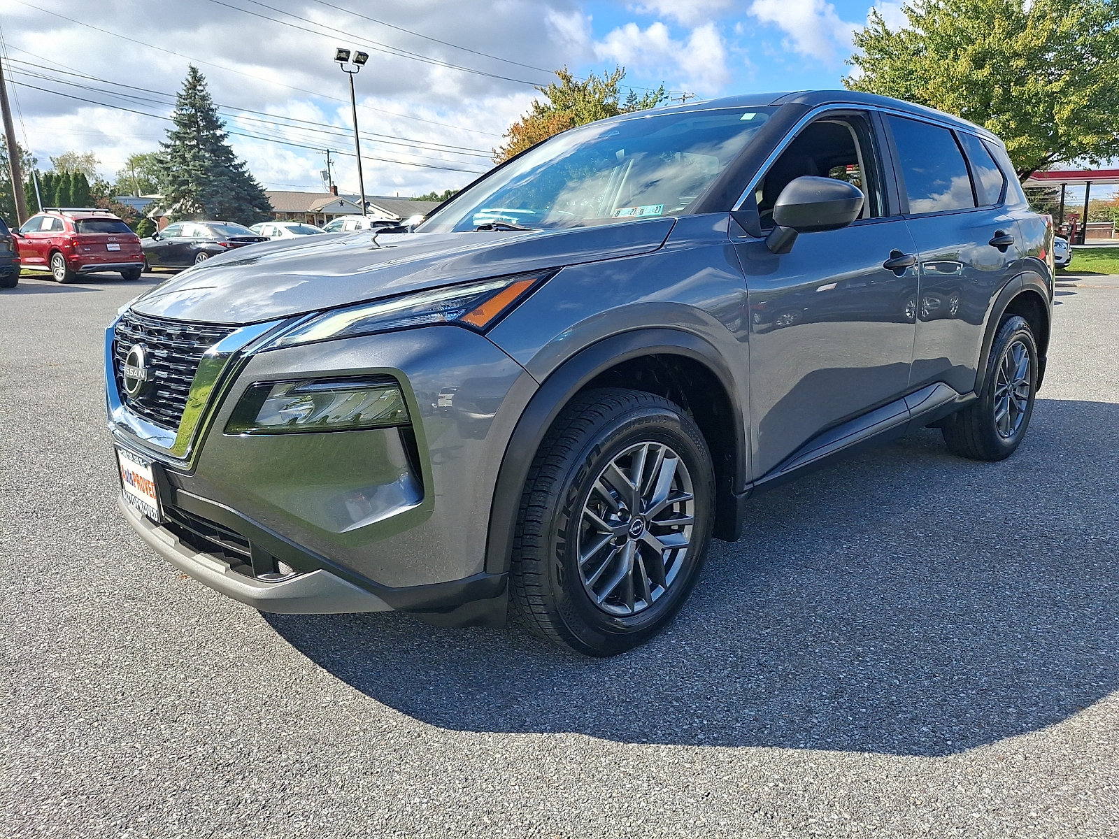Used 2023 Nissan Rogue S AWD/4WD image 3