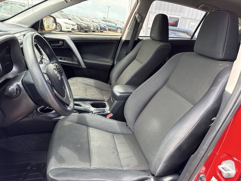 Used 2017 Toyota RAV4 LE w/ All Weather Liner Package FWD image 17