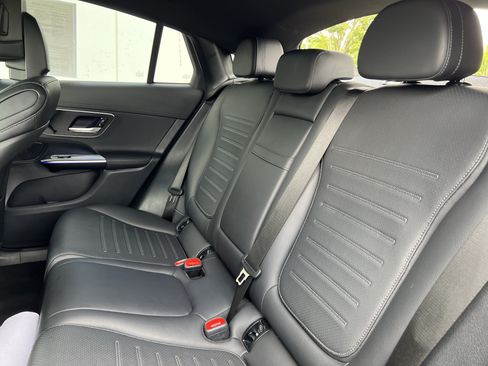 Used 2025 Mercedes-Benz GLC 300 4MATIC w/ AMG Line image 32