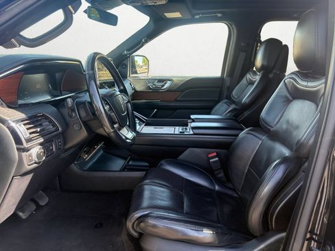 Used 2020 Lincoln Navigator Reserve AWD/4WD image 8