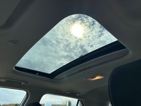 Used 2025 Hyundai Venue SEL image 29