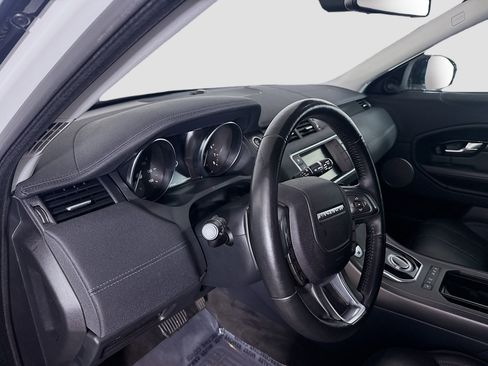 Used 2019 Land Rover Range Rover Evoque SE image 23