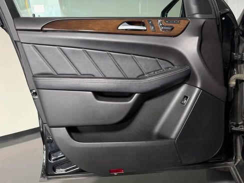 Used 2016 Mercedes-Benz GL 450 4MATIC w/ Premium I Package image 28