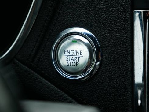 Used 2017 Lincoln Continental Select FWD image 23
