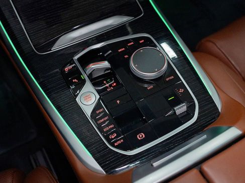 Used 2023 BMW X7 M60i image 70