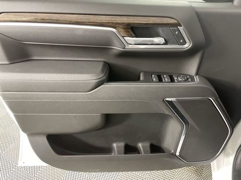 Used 2025 GMC Sierra 1500 Elevation image 22