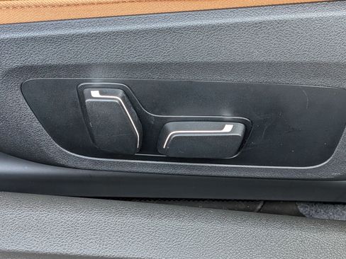 Used 2025 BMW 230i Coupe w/ M Sport Package image 34