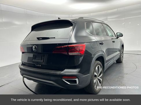 Used 2022 Volkswagen Taos SE image 5