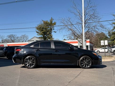 Used 2026 Toyota Corolla SE image 2