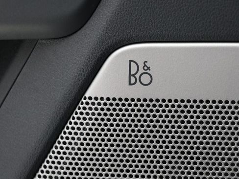 Used 2023 Ford F150 Lightning Lariat image 30