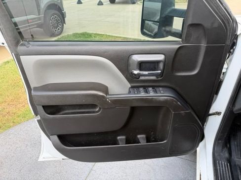 Used 2017 GMC Sierra 3500 4x4 Crew Cab image 9