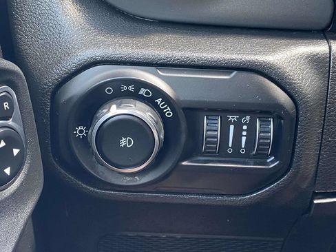 Used 2022 Jeep Wrangler Sport AWD/4WD image 33