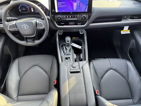 New 2026 Toyota Grand Highlander Limited image 12