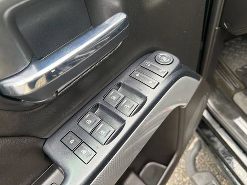 Used 2018 Chevrolet Silverado 1500 LT w/ Redline Edition AWD/4WD image 12