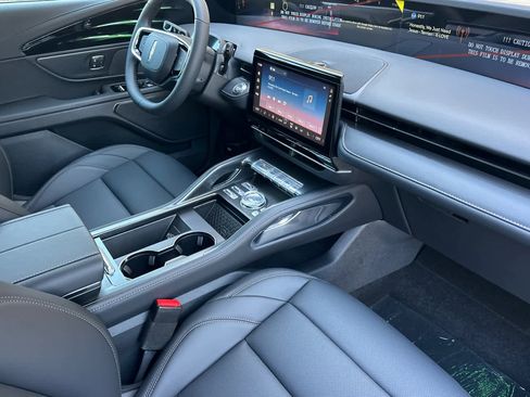 New 2026 Lincoln Nautilus Premier image 17