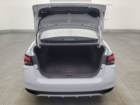 Used 2025 Nissan Versa SR image 29