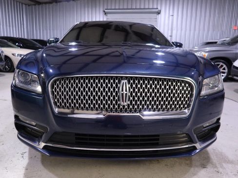 Used 2017 Lincoln Continental Select image 8