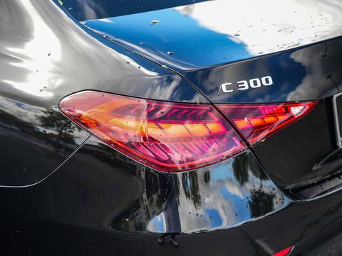 Used 2022 Mercedes-Benz C 300 Sedan image 10