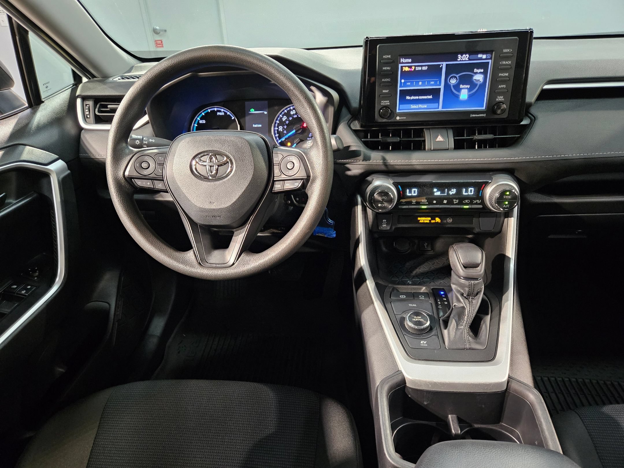 Used 2022 Toyota RAV4 LE AWD/4WD image 9