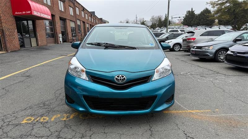 Used 2012 Toyota Yaris L FWD image 2