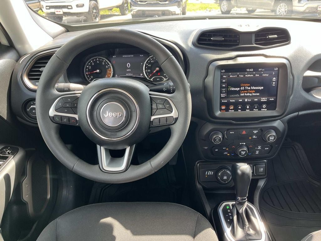 Used 2023 Jeep Renegade Latitude AWD/4WD image 10