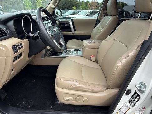 Used 2011 Toyota 4Runner SR5 w/ Convenience Pkg AWD/4WD image 16
