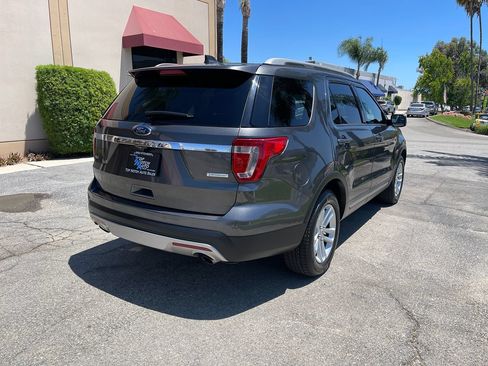 Used 2017 Ford Explorer XLT w/ Equipment Group 201A FWD image 5