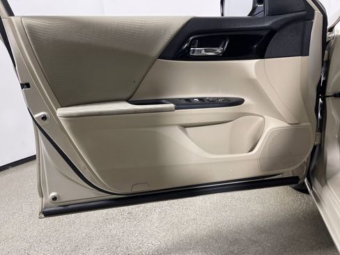 Used 2016 Honda Accord LX image 19