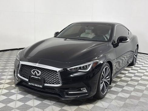 Used 2018 INFINITI Q60 3.0t Luxe w/ Sensory Package 3.0T Luxe RWD image 10
