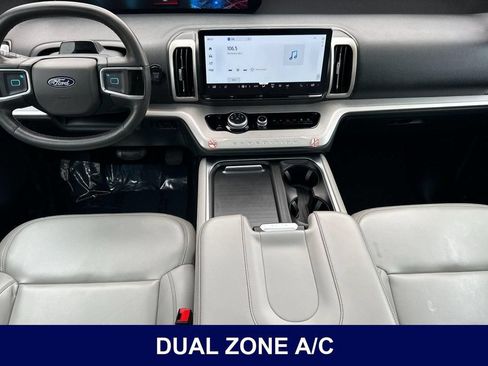 Used 2025 Ford Expedition Active AWD/4WD image 17
