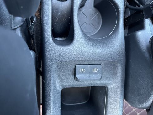 Used 2019 Nissan Kicks SR w/ SR Premium Package image 21